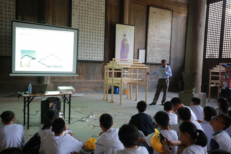 行万里路是为了寻找远方的自己,春风十里只为遇见更好的自己