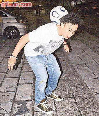 陈奕迅被观众竖中指的人,陈奕迅被竖中指反应