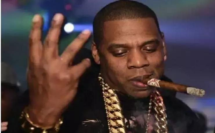 足球因为乌龙被枪杀的球员,世界杯上乌龙球后遭球迷枪杀