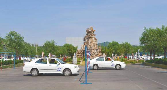 驾校教练收入,驾校教练赚你多少钱