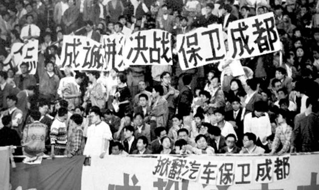 鐪嬩笘鐣屾澂涓轰粈涔堣閭ｄ箞澶氫汉,涓轰粈涔堢湅涓栫晫鏉殑浜洪偅涔堝