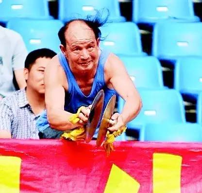 鐪嬩笘鐣屾澂涓轰粈涔堣閭ｄ箞澶氫汉,涓轰粈涔堢湅涓栫晫鏉殑浜洪偅涔堝