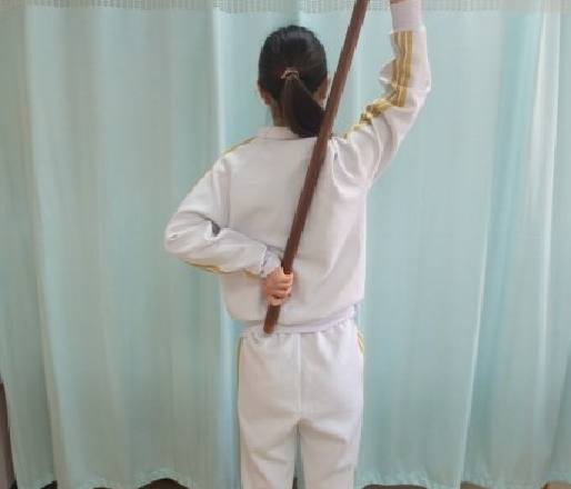 擀面杖治疗肩周炎的方法,擀筋棒治颈椎病视频