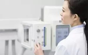 省中医名医教路丨梁雪芳:妇科囊肿要马上处理?护理液该不该用?