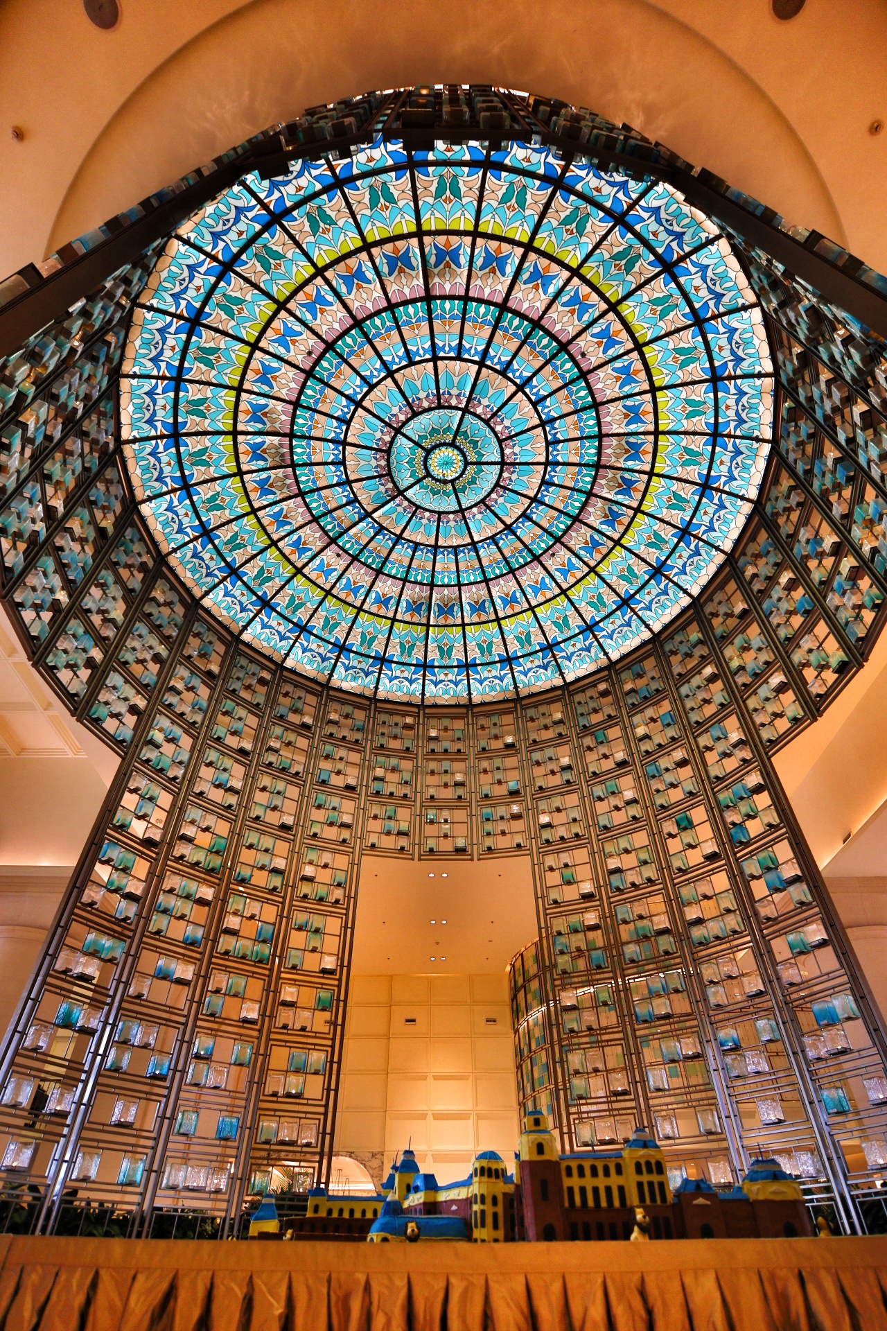 金石滩鲁能希尔顿酒店亲子,大连金石滩鲁能希尔顿酒店标志