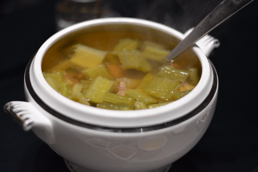 徐记海鲜雁南一路店电话,徐记九头鸟肥牛海鲜价格