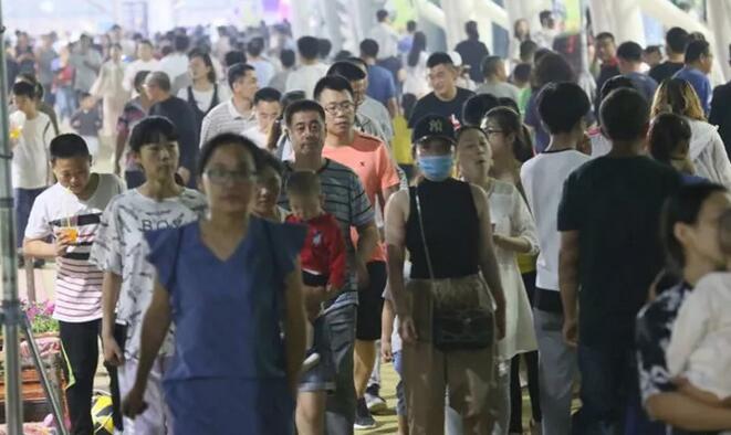 20000余人齐聚国际足球运动小镇观看世界杯，您不来吗？