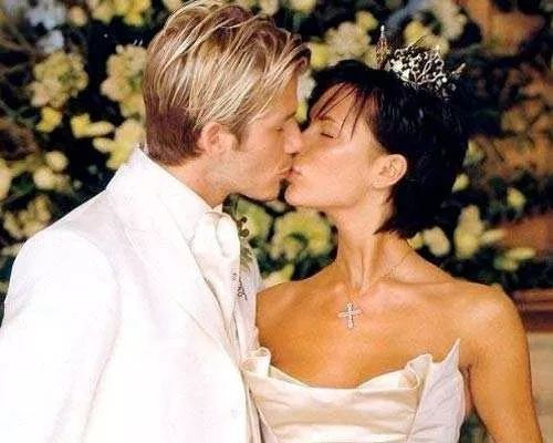 球星也是凡人投胎，绯闻、离婚、破产，该如何免灾？