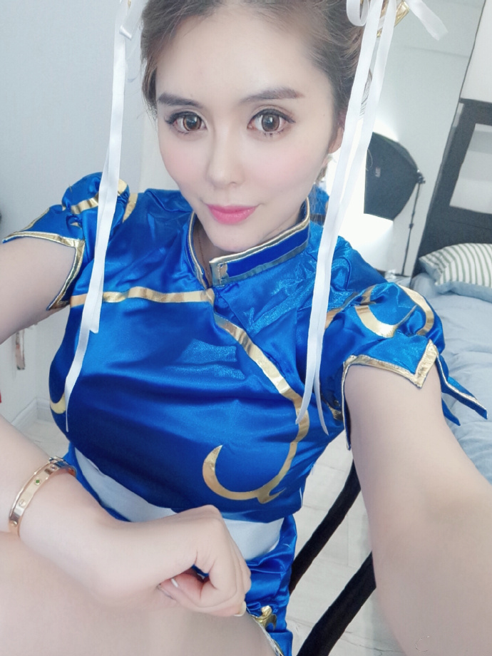 斗鱼张琪格直播Cos《街头霸王》春丽丰乳肥臀妩媚十足