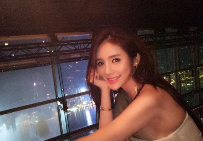 斗鱼张琪格直播Cos《街头霸王》春丽丰乳肥臀妩媚十足