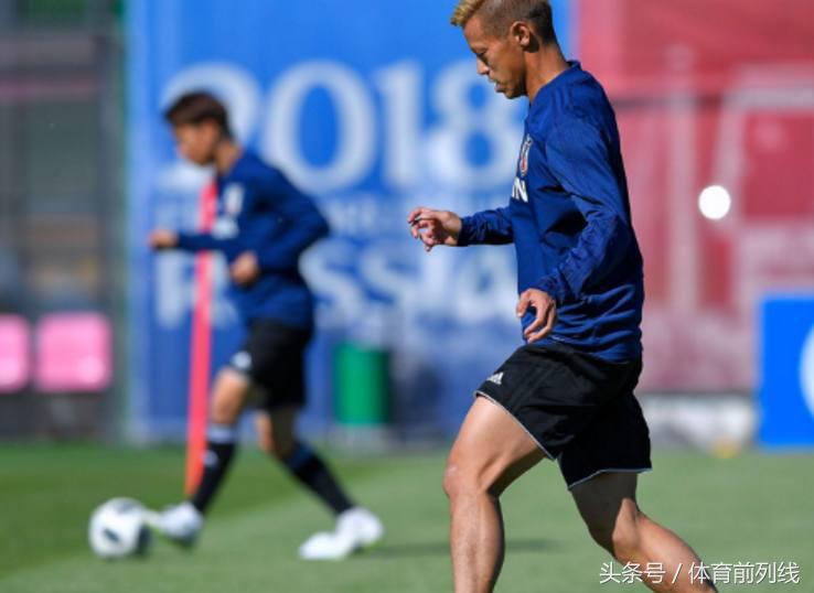 比苍井空还痴狂!女星愿为日本男足脱裤子,为蹭世界杯热度真拼了