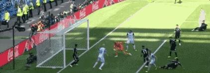 导演有预测能力,导演扑出梅西点球