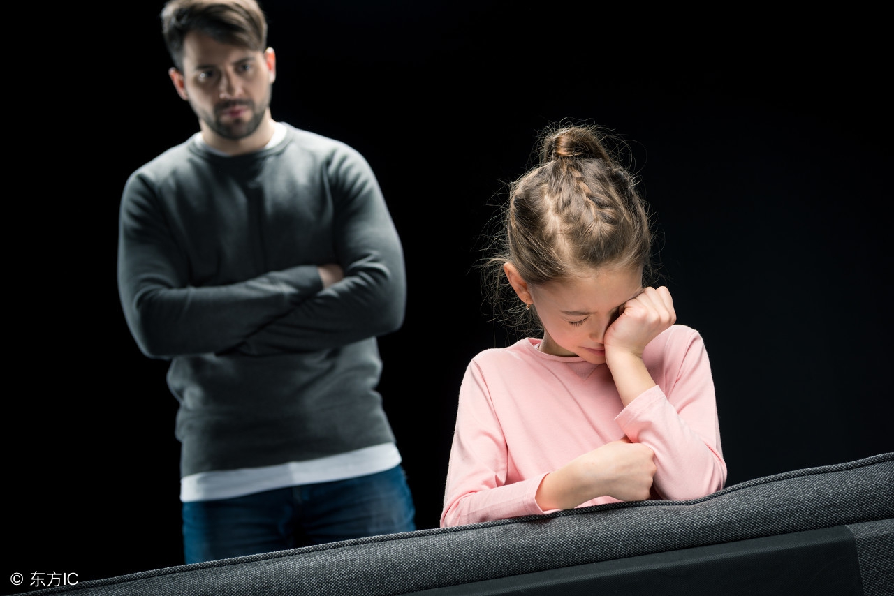 姑娘，快回家，爸右眼皮跳一天了！