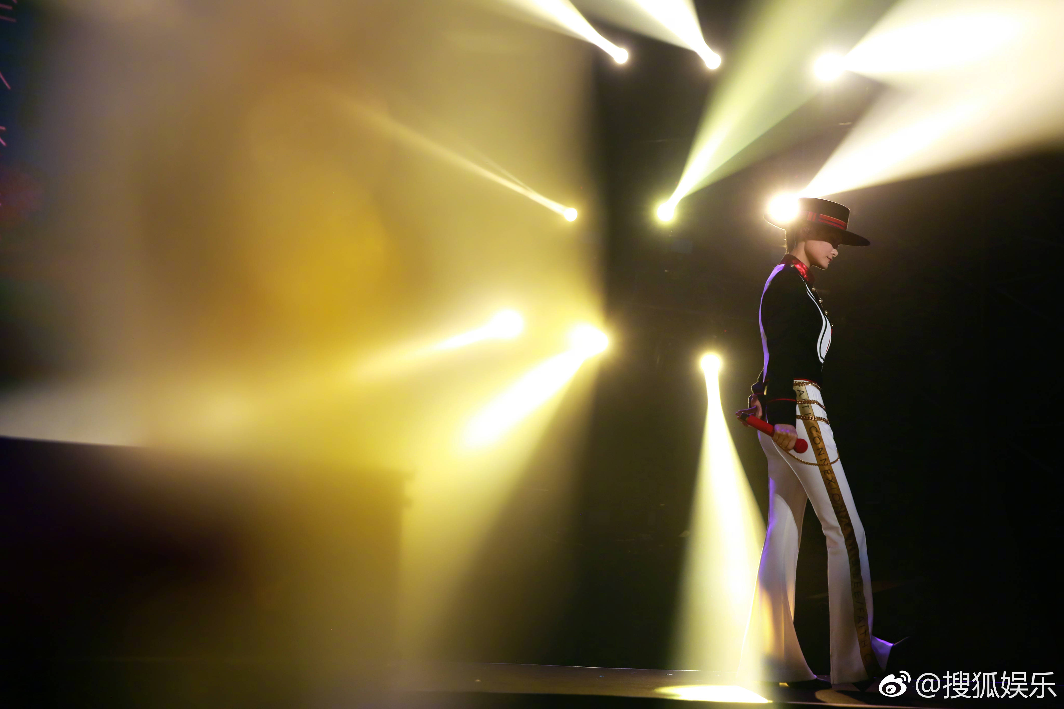 李宇春千与千寻小说,李宇春千与千寻mv