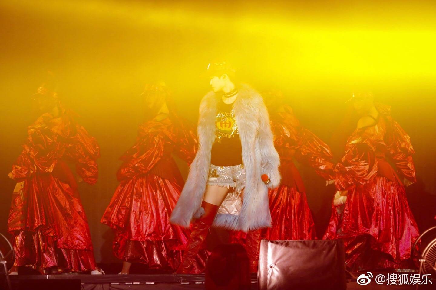 李宇春千与千寻小说,李宇春千与千寻mv