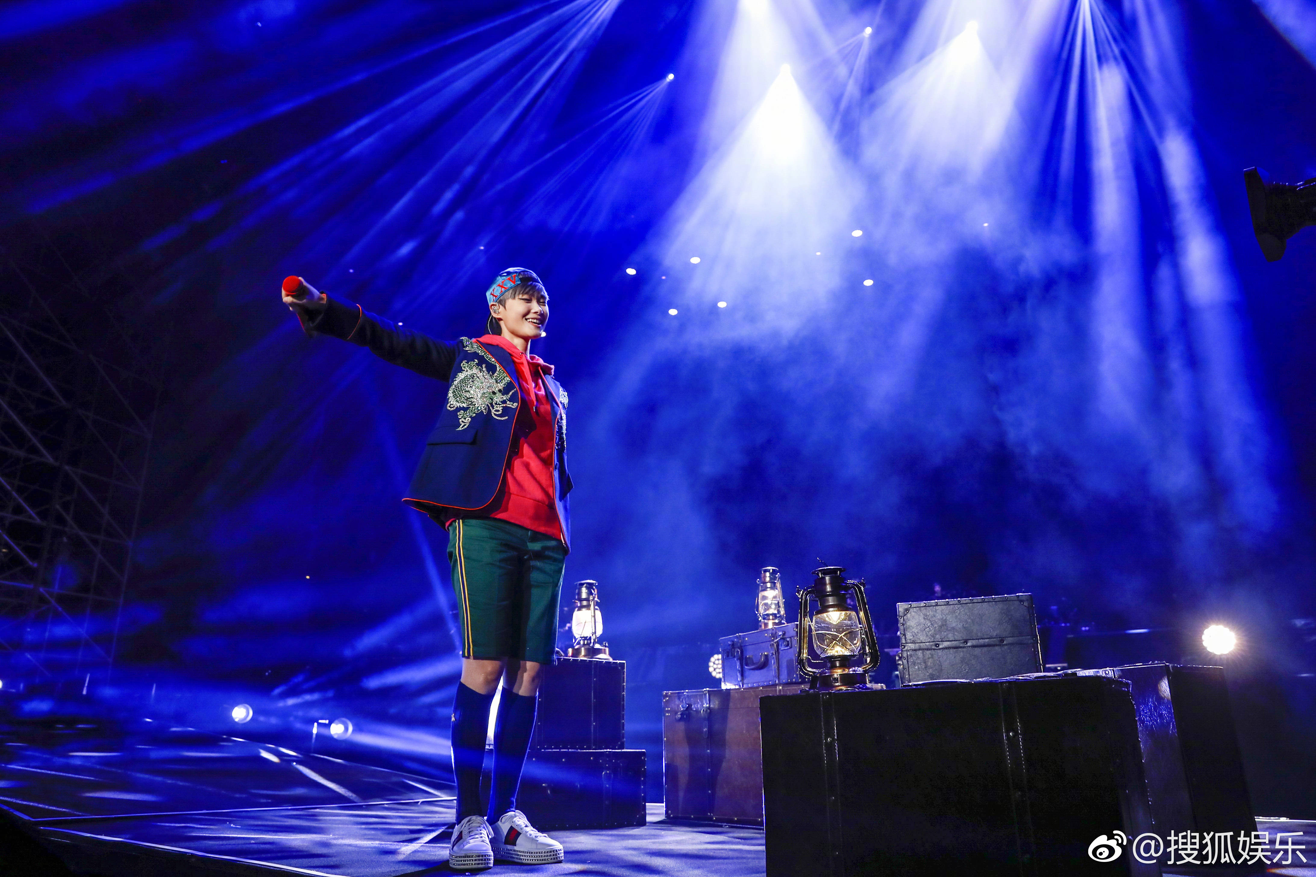 李宇春千与千寻小说,李宇春千与千寻mv