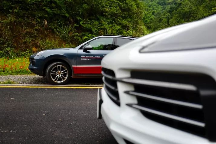 24款保时捷cayennee-hybrid混动版,保时捷卡宴cayenneturbocoupe4.0t