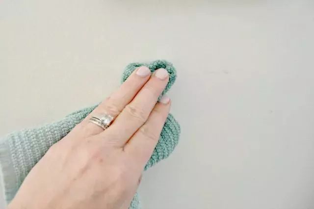 白墙弄脏了怎么把它变白,白墙脏用什么产品变白效果最好