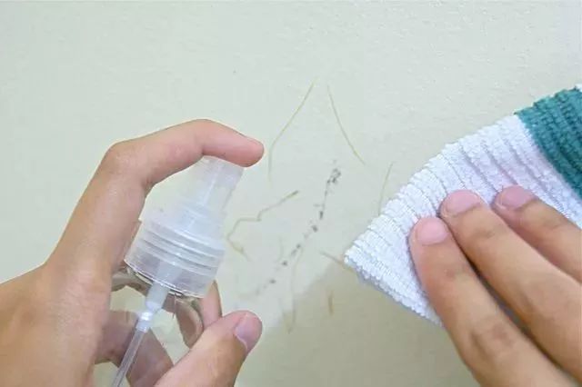 白墙弄脏了怎么把它变白,白墙脏用什么产品变白效果最好