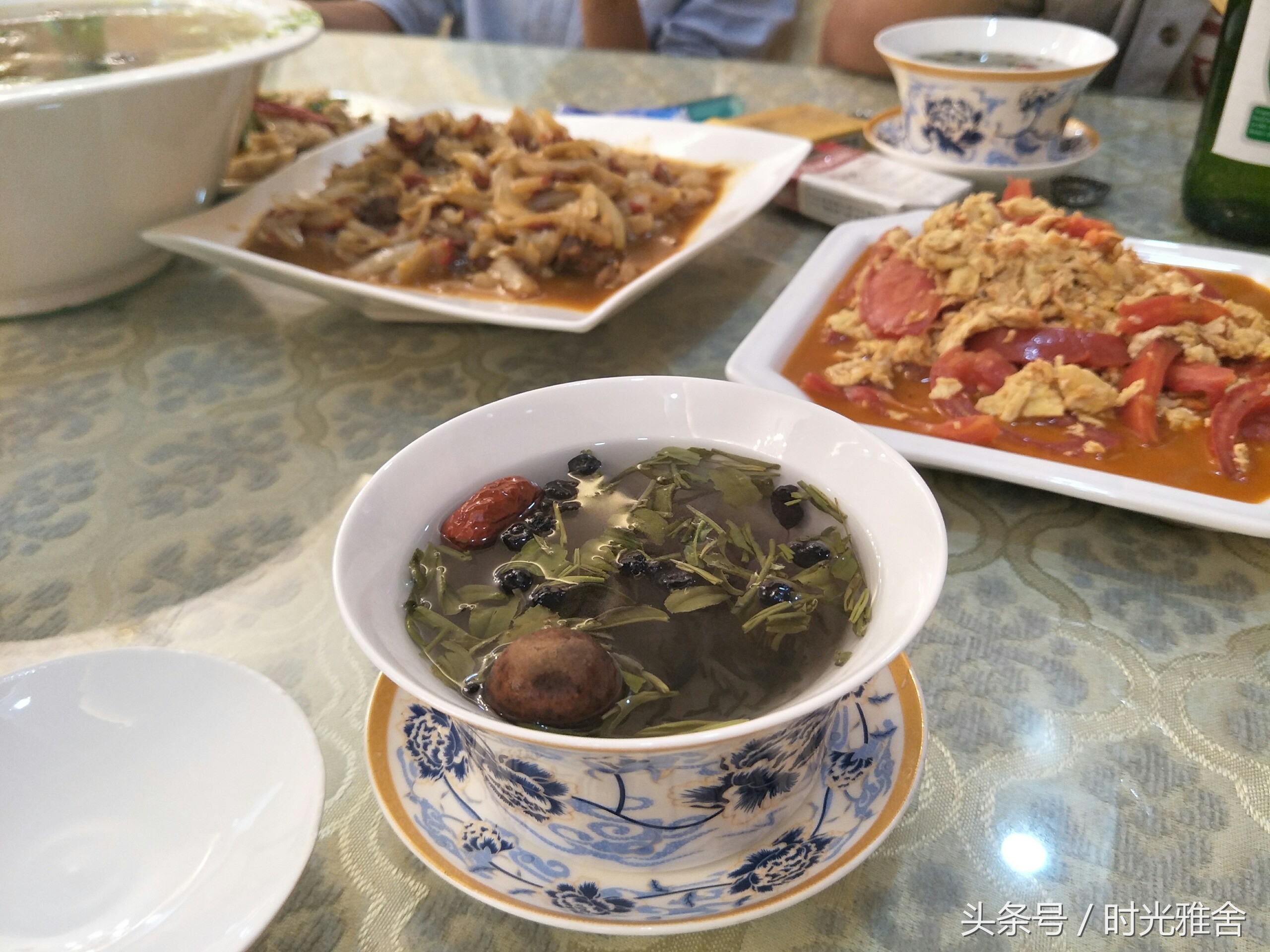 初进*疆新**：治安很严，哈密瓜很甜，火焰山很热，餐馆很周到