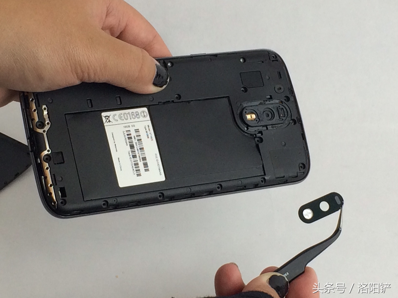 摩托罗拉motog54充电测评,motog54拆解