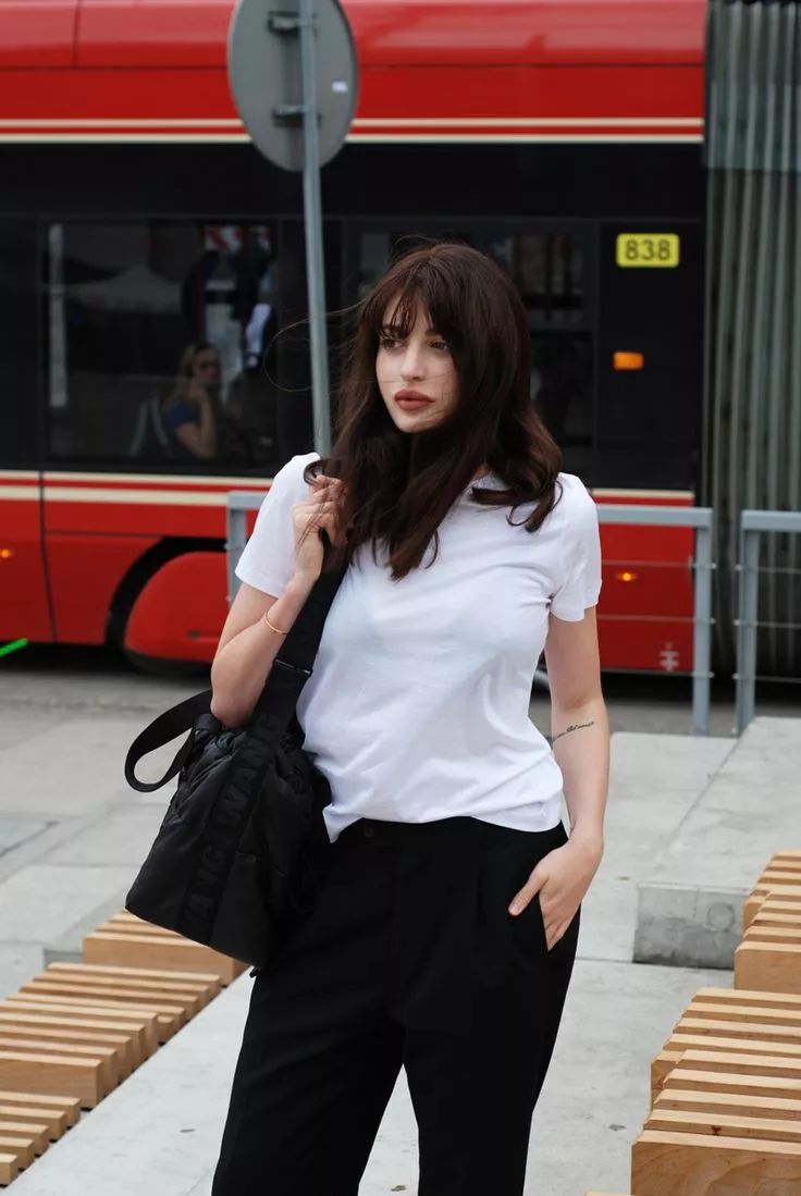 微胖女生穿t恤的显瘦小技巧,微胖女生只要穿搭对了一样显身材