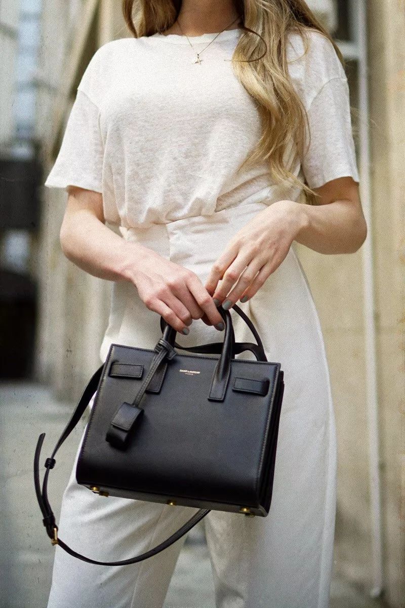 微胖女生穿t恤的显瘦小技巧,微胖女生只要穿搭对了一样显身材