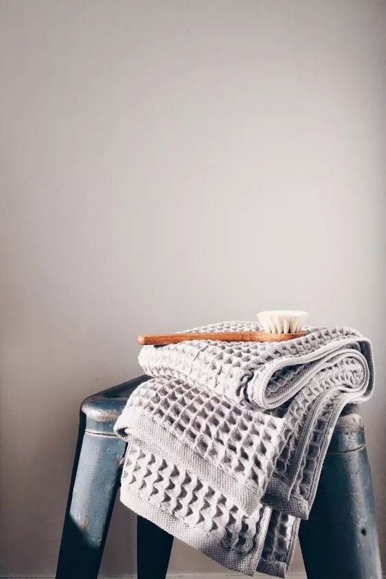 不要脸！还在用干尸毛巾擦脸？