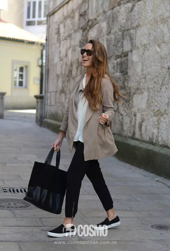 刘雯穿的小黑鞋运动鞋,刘雯复古高级鞋