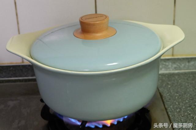 五分钟搞定的一锅汤全家人都爱吃,这个汤尝起来味道很鲜美