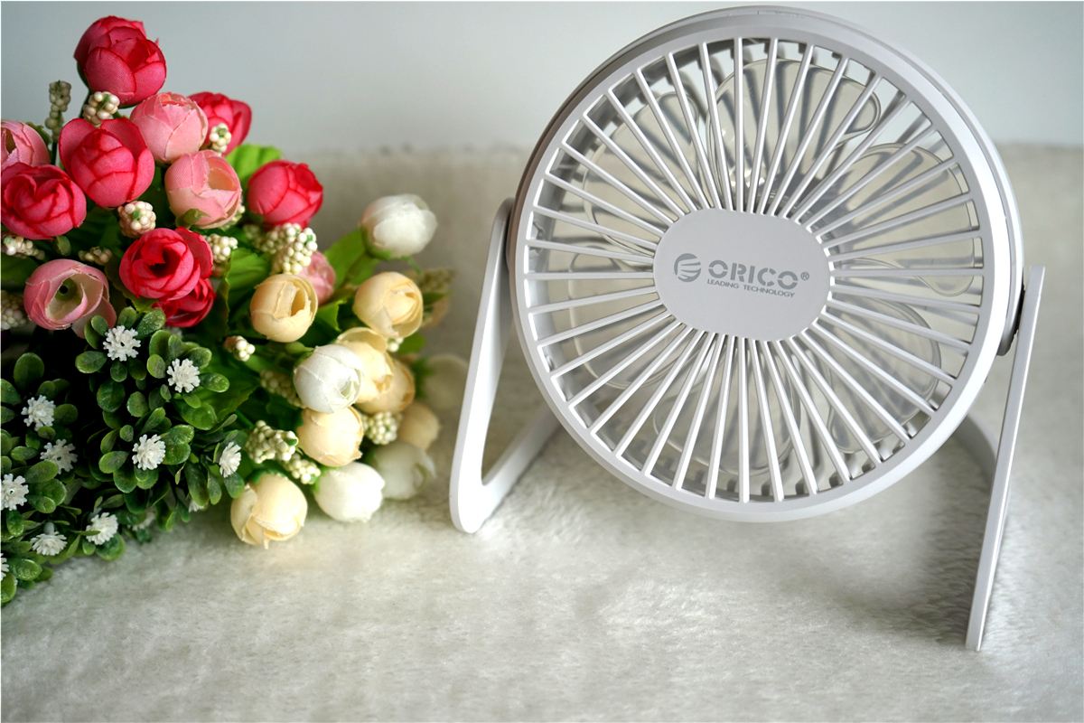 炎炎夏日何以解忧唯有冰淇淋,炎炎夏日何以解忧唯有西瓜