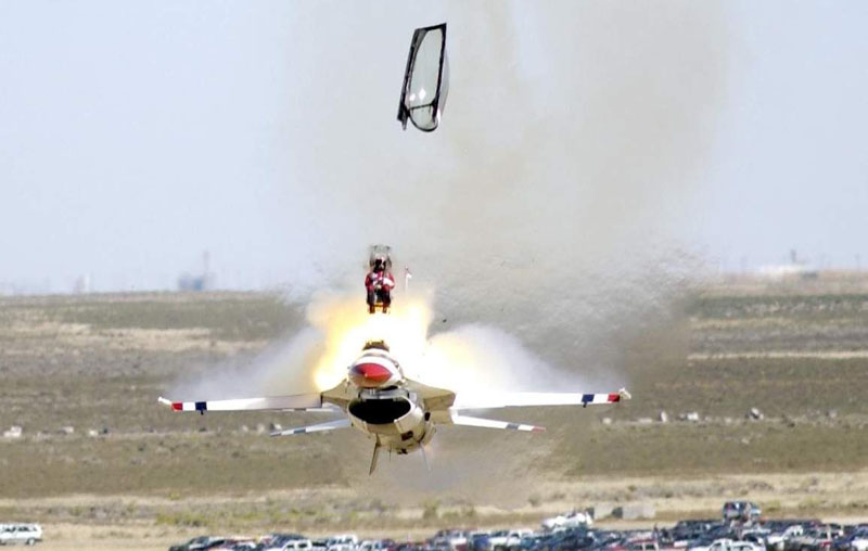 f16战斗机的飞控系统复杂吗,f-16战斗机有多强