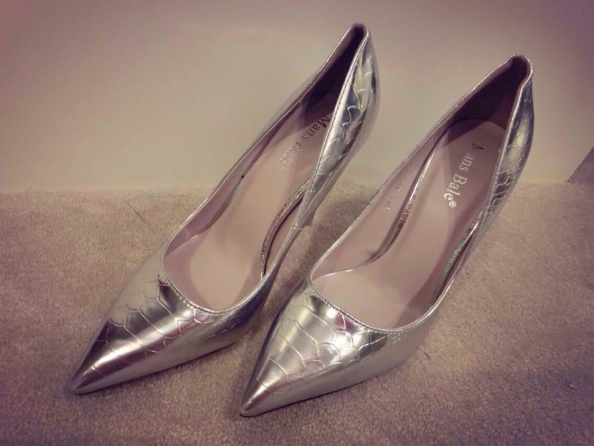 鞋子上有汗斑怎么办,鞋子上有汗渍怎么办