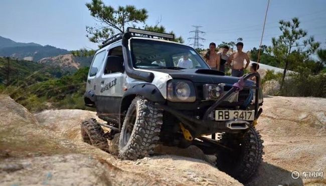 铃木吉姆尼越野怎么样,铃木吉姆尼1.3越野视频