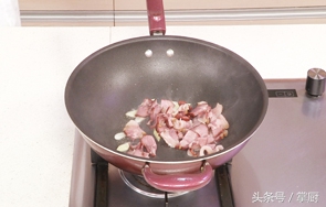 如何制作炒年糕简单又好吃,新疆大厨教你做饭店炒年糕