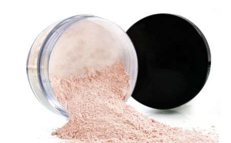 眼线笔化妆自然，但容易晕妆变成熊猫眼一个神器帮你解决！