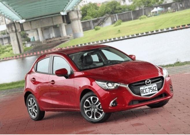 新款马自达2外观动力均升级,2019马自达2试驾视频