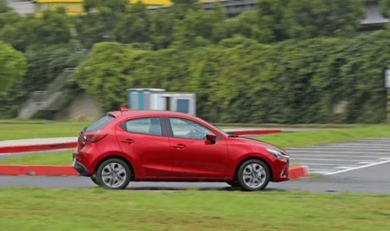 新款马自达2外观动力均升级,2019马自达2试驾视频