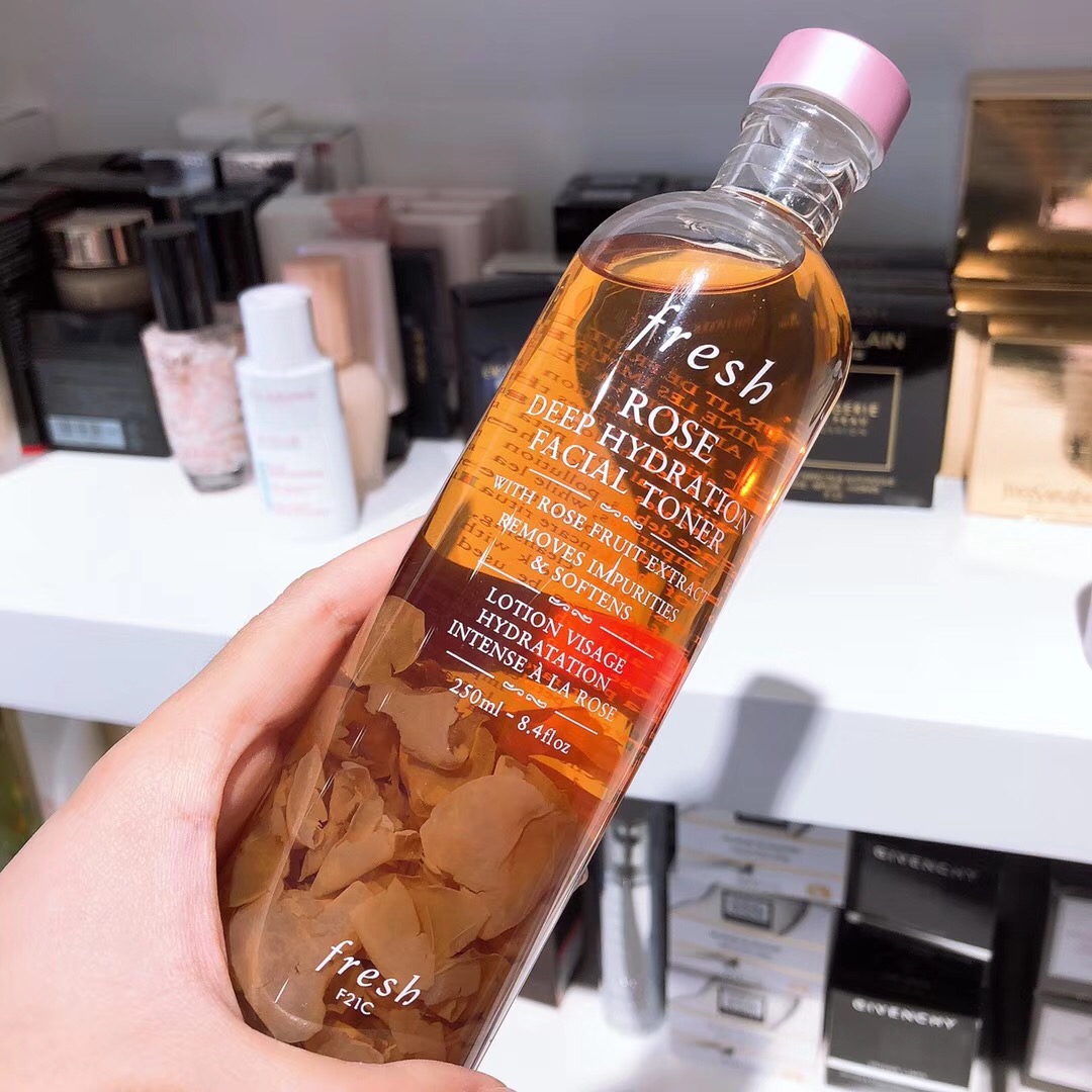 那么多护肤试用品哪来的,这么多护肤用的水你会选哪一个呢