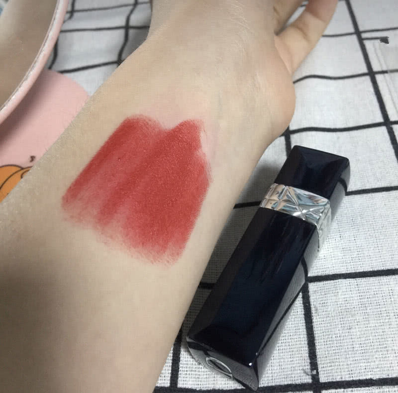 想买一支大牌的口红推荐,大牌口红真正值得买的