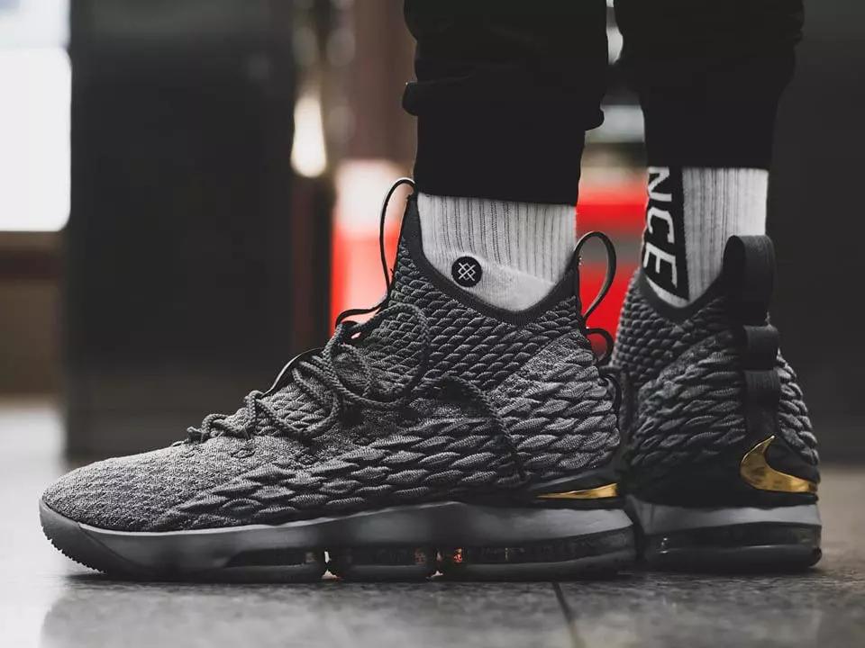 300元左右的缓震回弹型球鞋,各种球鞋缓震比较