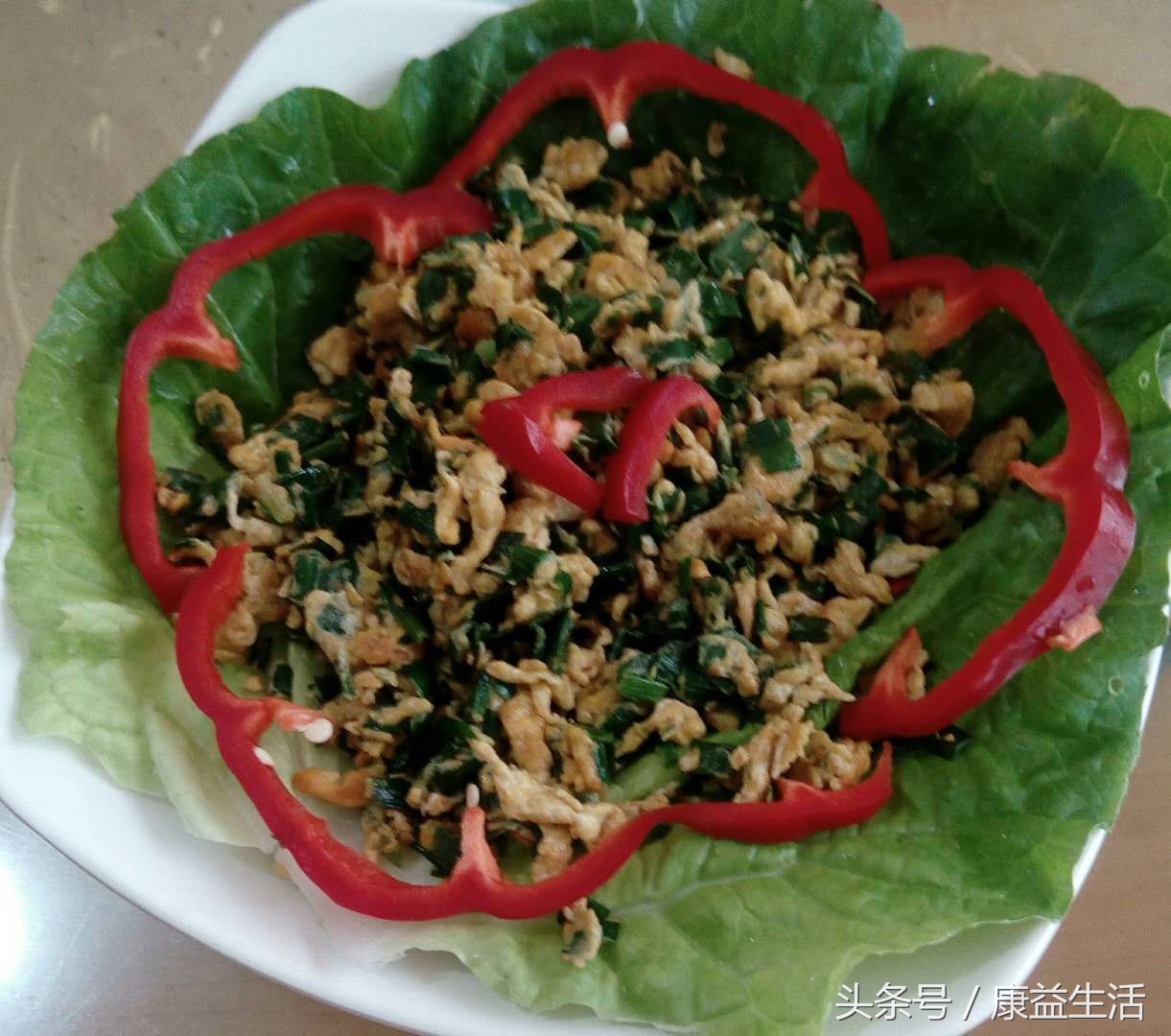 母鸡吃韭菜会少生蛋吗,韭菜和鸡在一起能吃吗