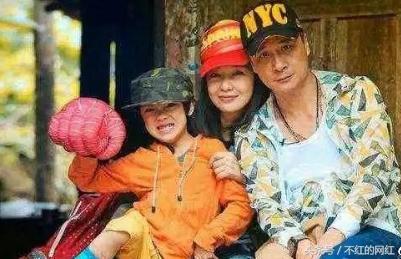 吴镇宇抱女生,吴镇宇回应ktv视频