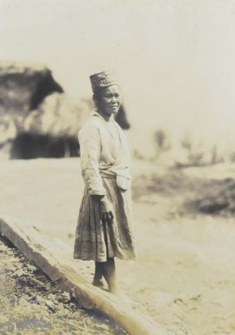 为什么少数民族的服饰都很好看,为什么少数民族衣服花里胡哨