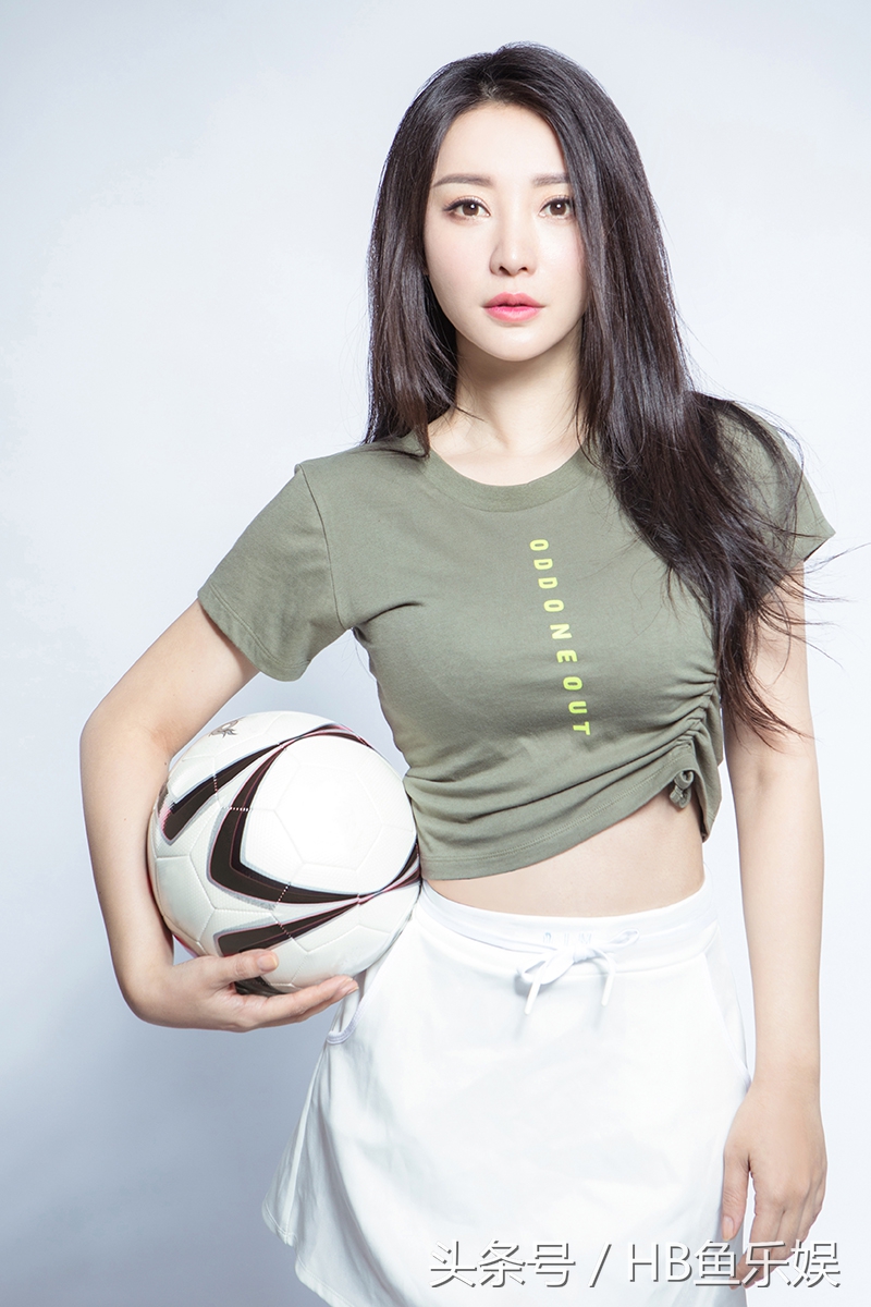 柳岩露脐衫照片,柳岩穿露脐装秀小蛮腰