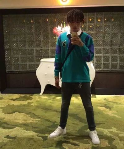 光有老爹鞋怎么够，没有这件单品就不能叫DadLook