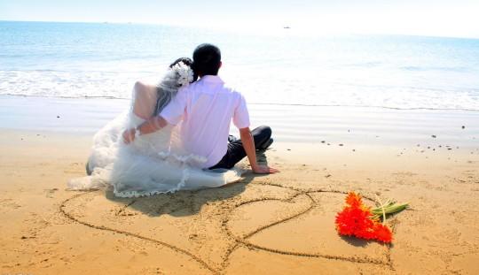 相爱简单相处难下一句,怎么让相爱的人感情越深