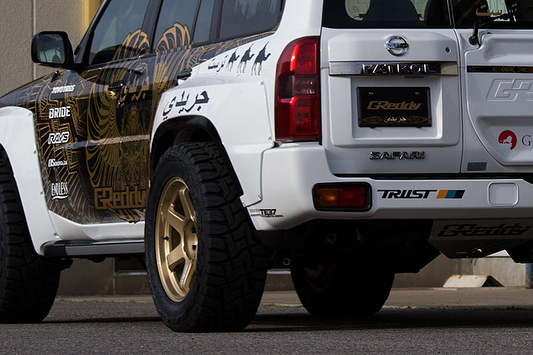 解析日产途乐y61,最新款日产途乐y61中东版入库