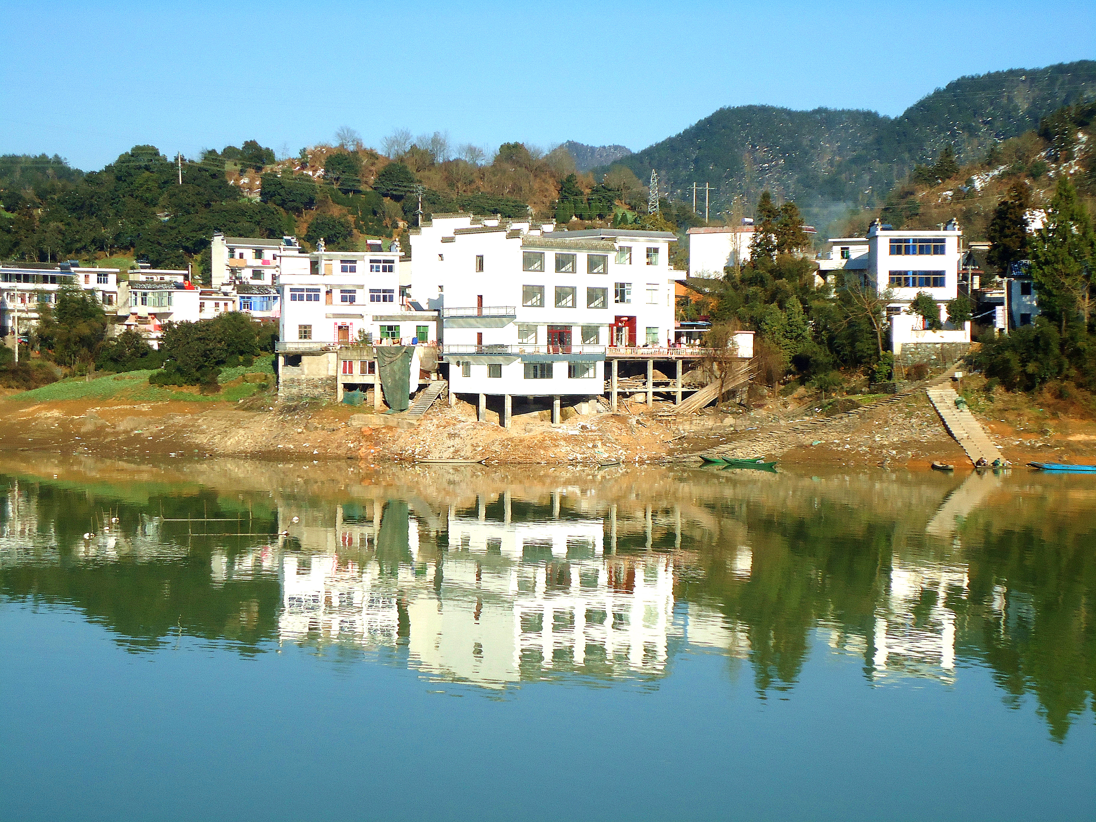 新安江畔的这个古镇,一处隐藏于山水之间的世外桃源