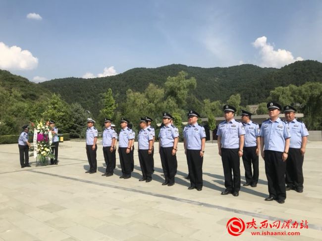 白水县公安局组织优秀*党**支部书记、优秀*党**员代表赴延安等地接受红色教育(组图)